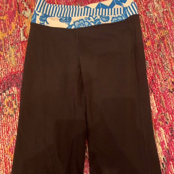 🖤Lululemon Astro Floral Leggings sz 6 - Picture 2 of 4